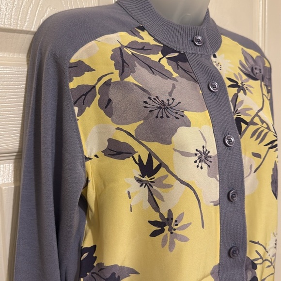 St. John Merino Wool & Silk Floral Panel Button Down Cardigan Size S READ - Picture 6 of 15